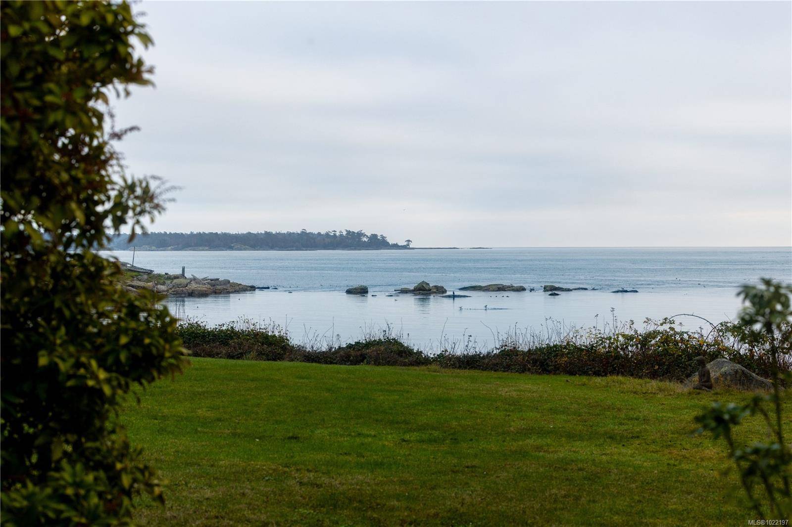 Saanich, BC V8N 4L3,3901 Tudor Ave