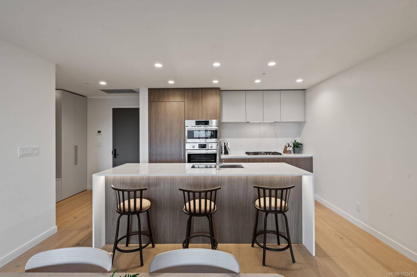 Langford, BC V9B 6R6,2000 Hannington Rd #1012