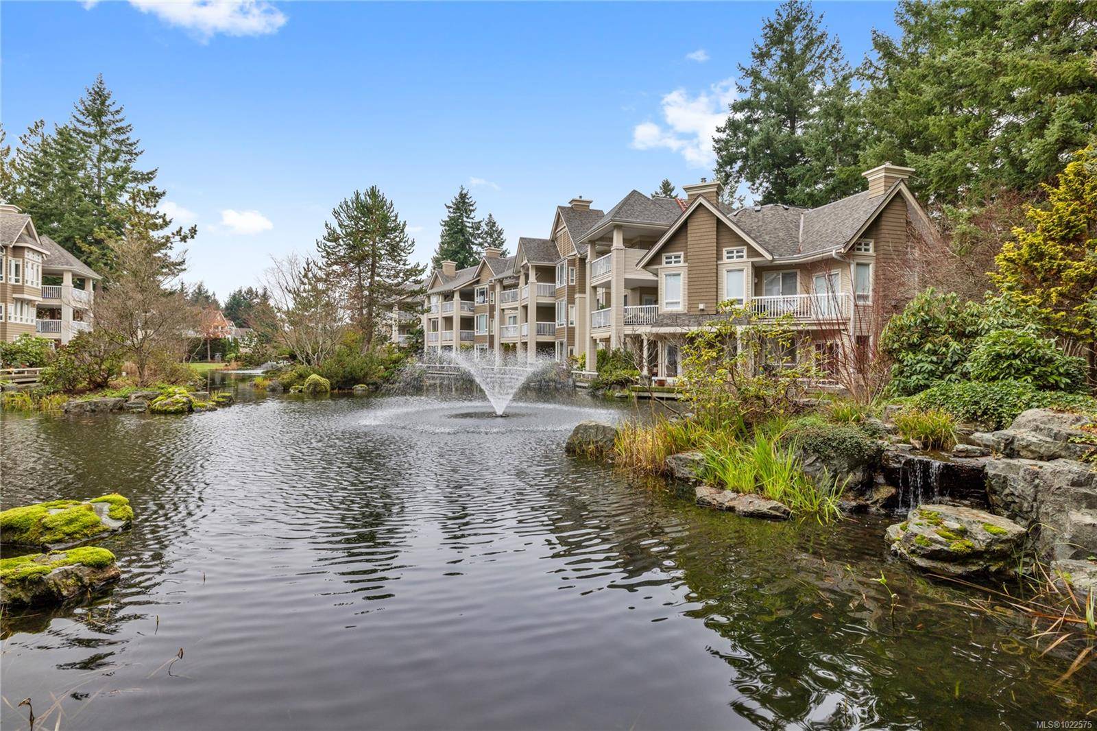 Nanaimo, BC V9T 6K3,5685 Edgewater Lane #104