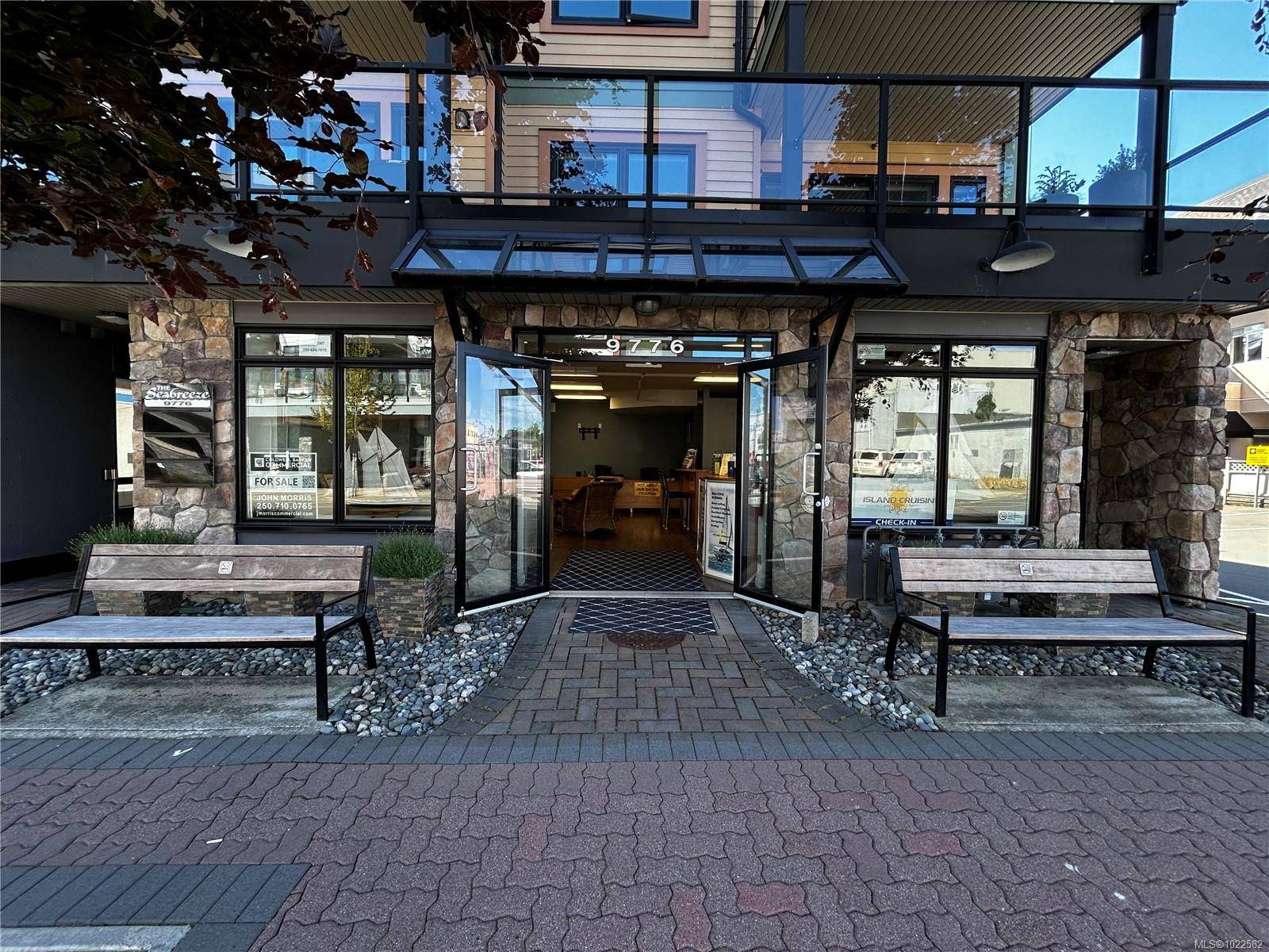 Sidney, BC V8L 2Z1,9776 Fourth St #101