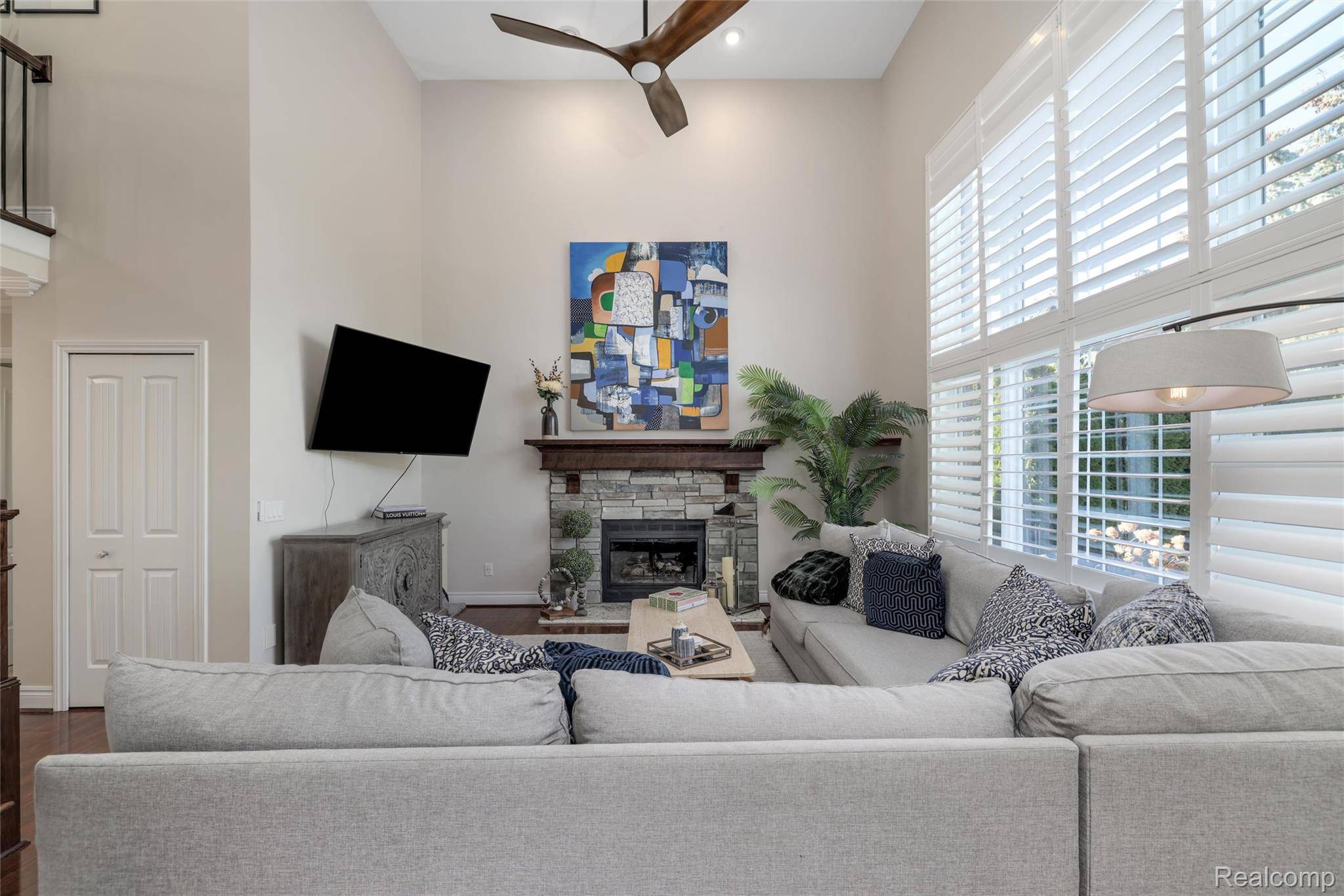 Macomb, MI 48044,21109 Forest Villa DR