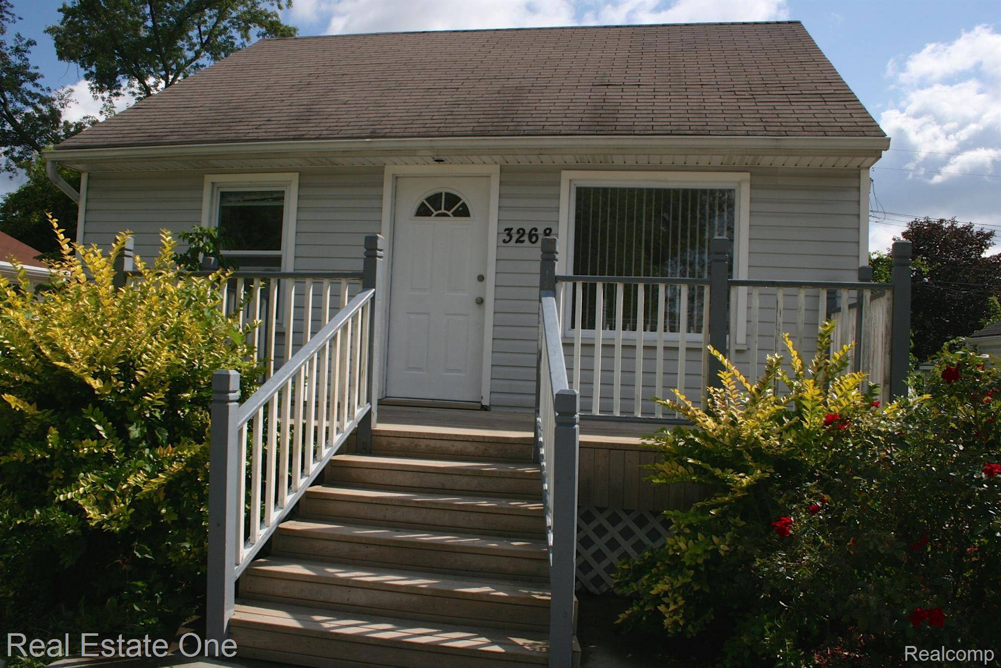 Troy, MI 48083,3268 Troy DR