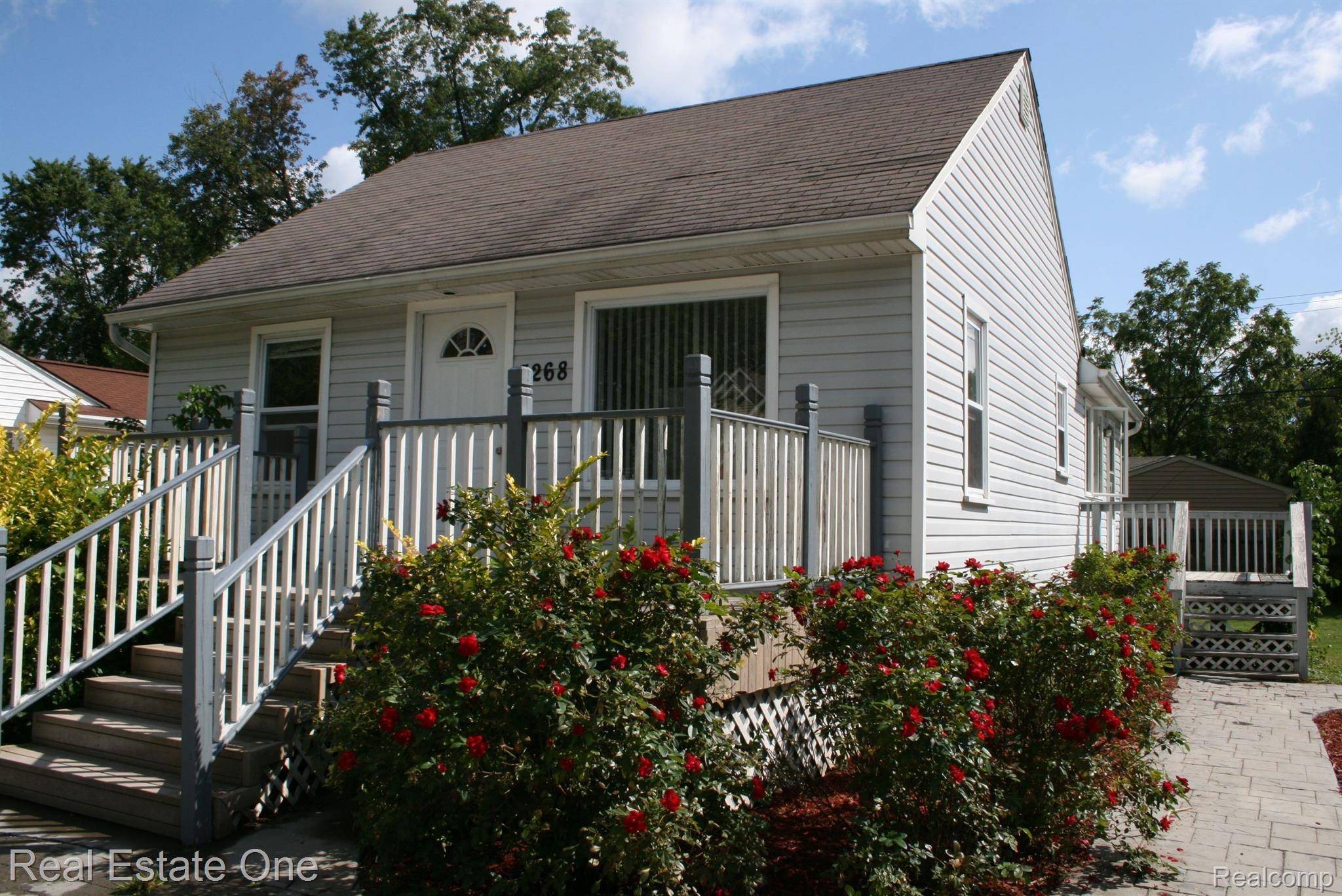 Troy, MI 48083,3268 Troy DR