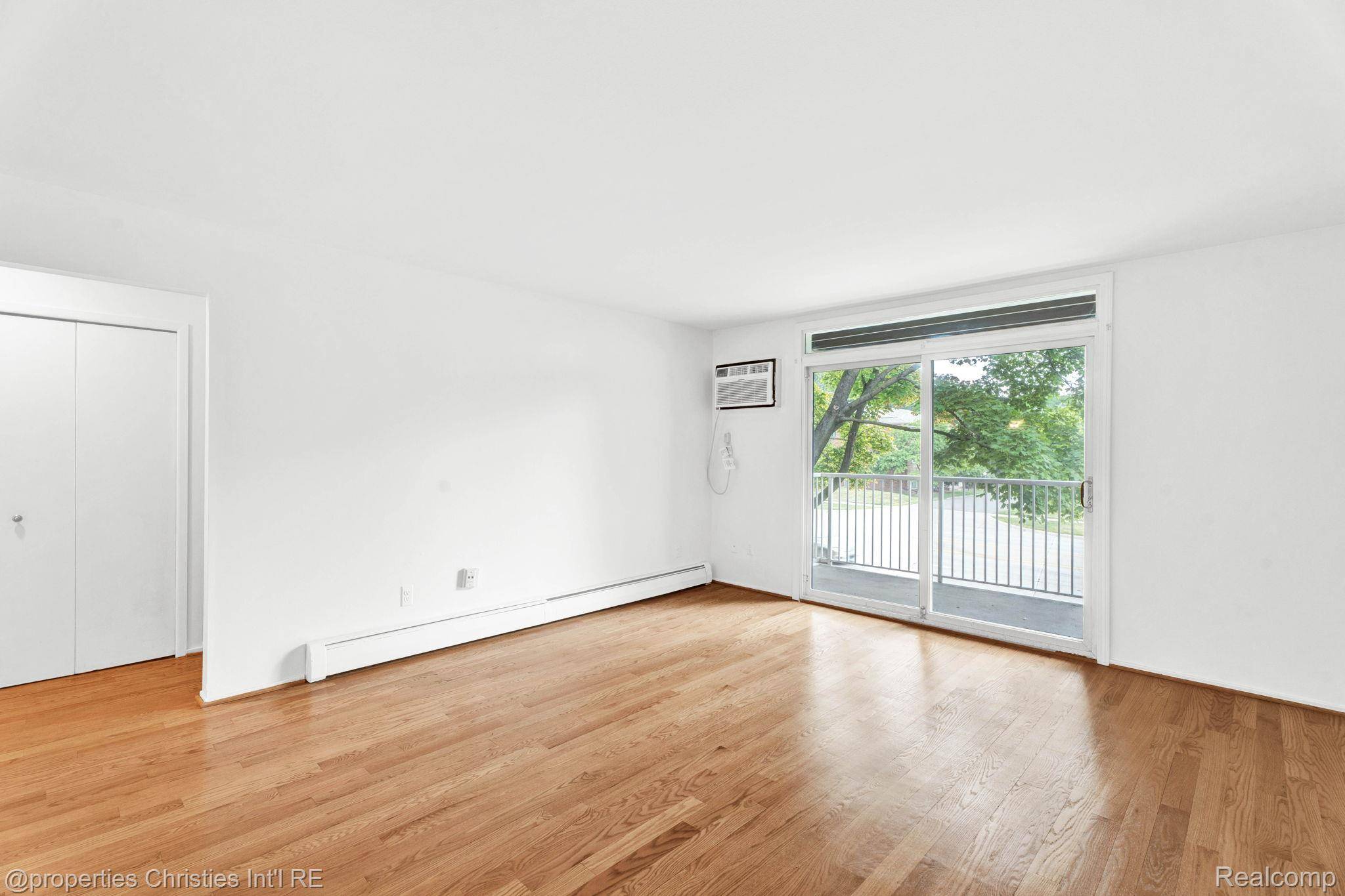 Royal Oak, MI 48073,4909 Crooks RD #D 4