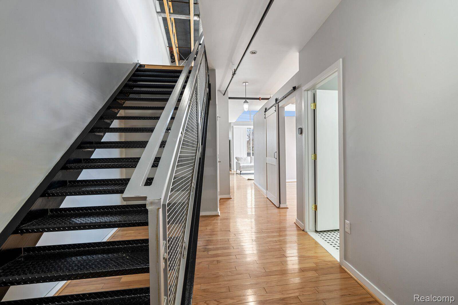 Royal Oak, MI 48067,614 S TROY ST #204