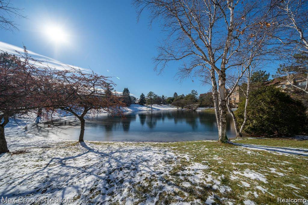 West Bloomfield, MI 48322,5106 Rock RUN