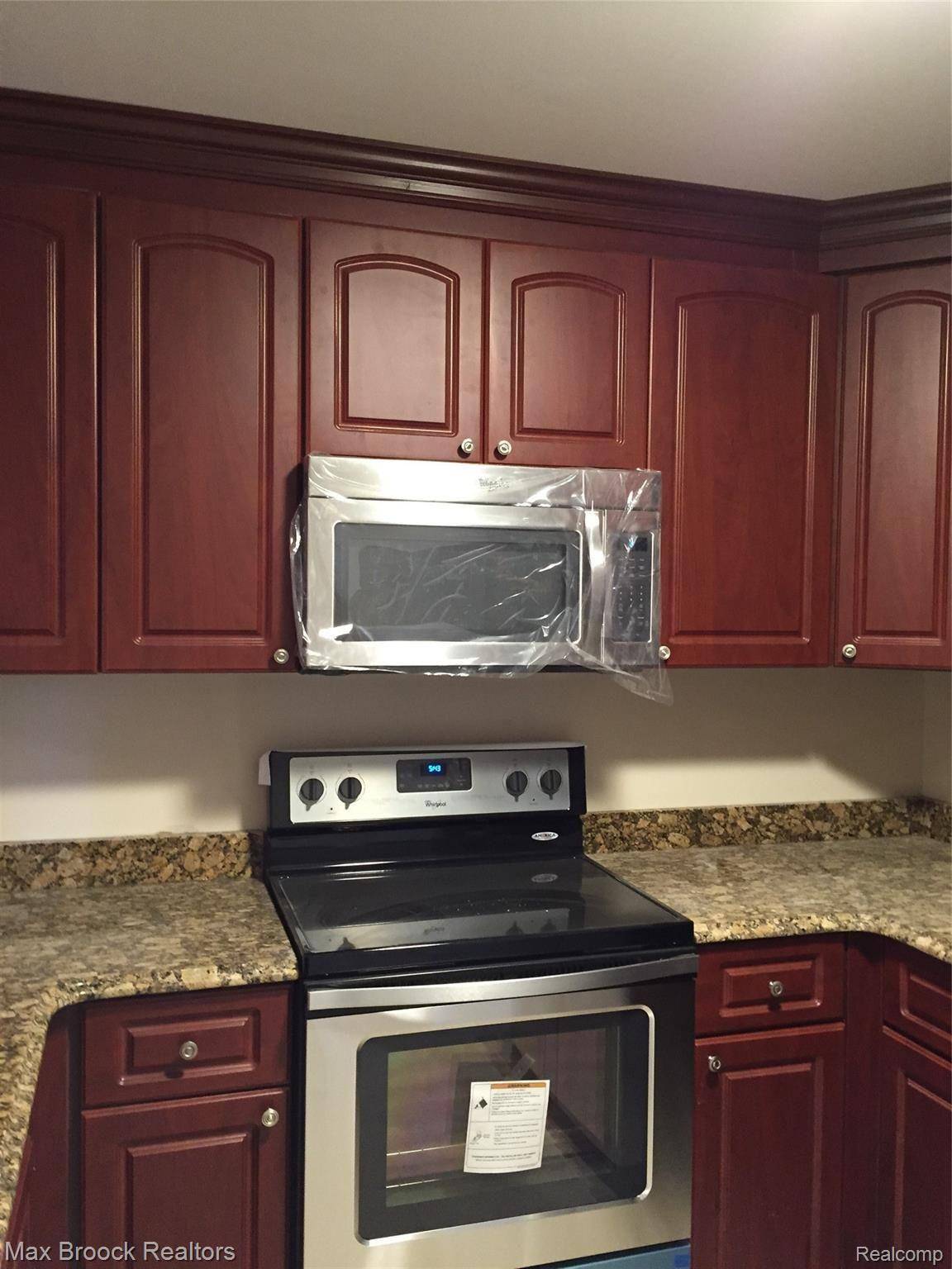 West Bloomfield, MI 48322,5106 Rock RUN