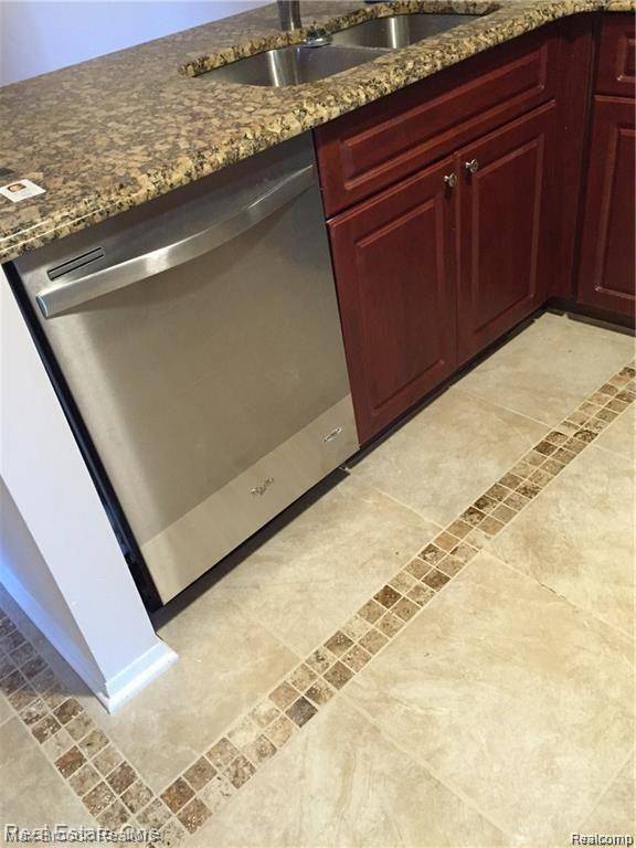 West Bloomfield, MI 48322,5106 Rock RUN