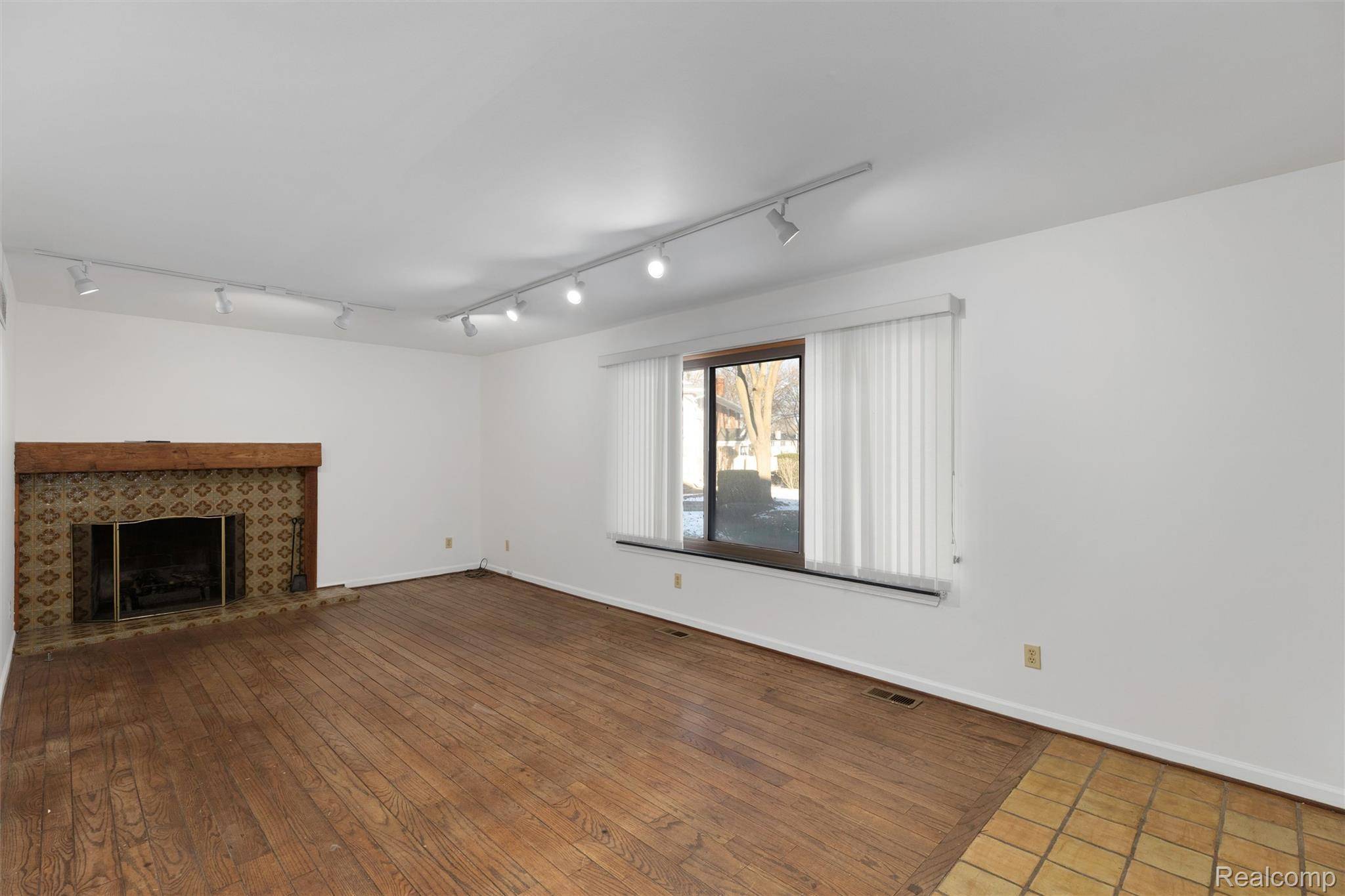 Clinton Township, MI 48038,42467 Eldon AVE