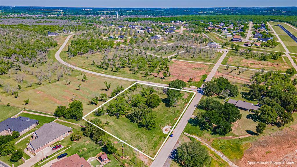 Granbury, TX 76049,8433 W Landings Road