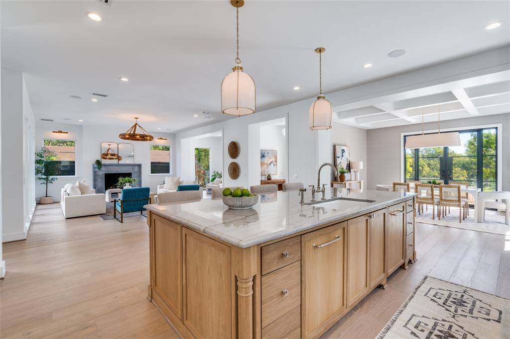 Dallas, TX 75218,9233 E Lake Highlands Drive