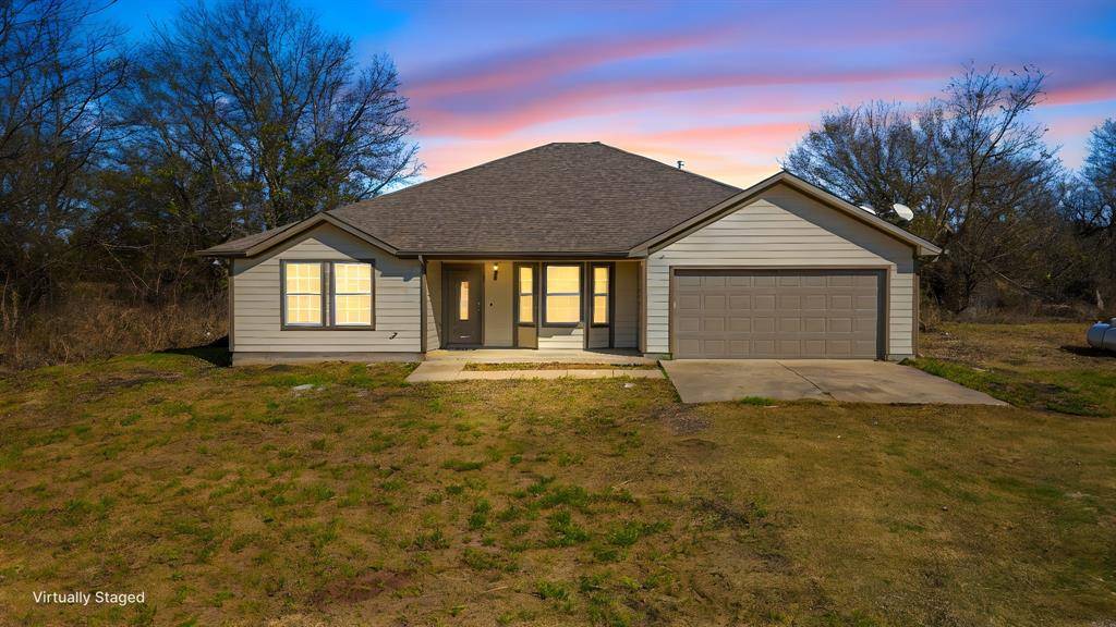 Bells, TX 75414,121 N Washburn Road