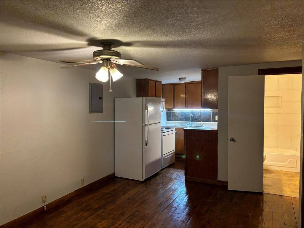 Grapevine, TX 76051,1705 Chris Craft Drive #11