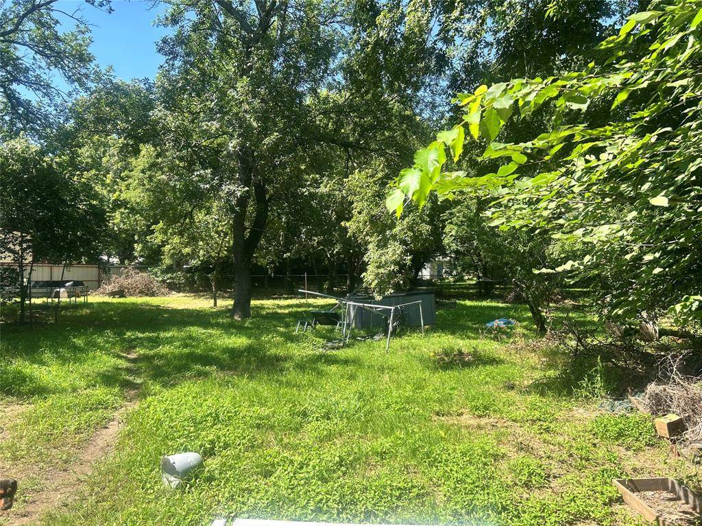 Bowie, TX 76230,412 Small Street