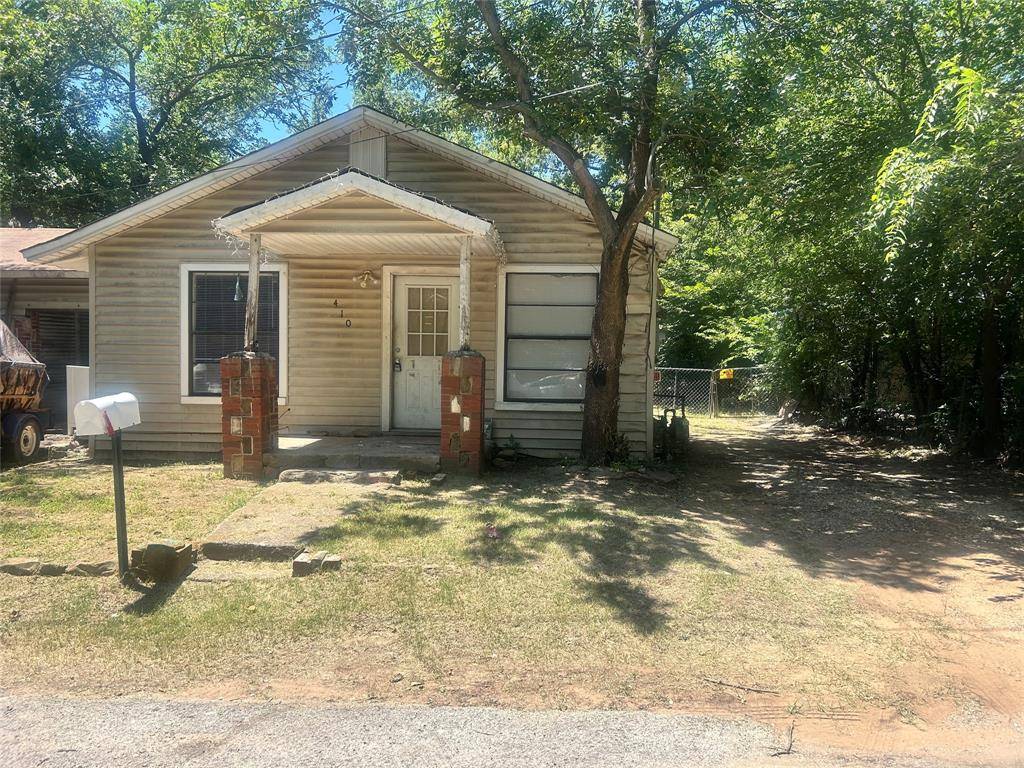 Bowie, TX 76230,412 Small Street