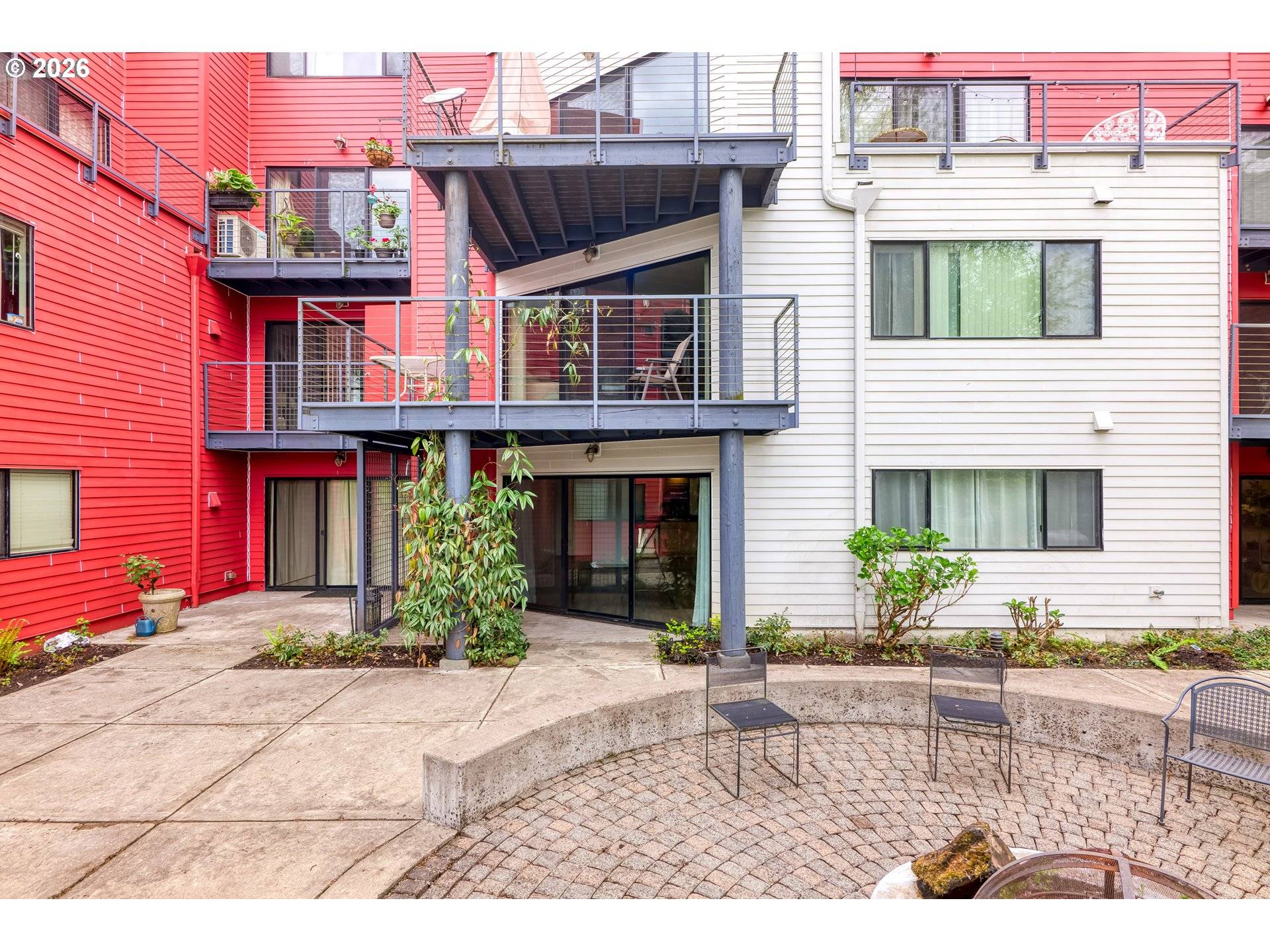 Portland, OR 97209,810 NW NAITO PKWY #F11