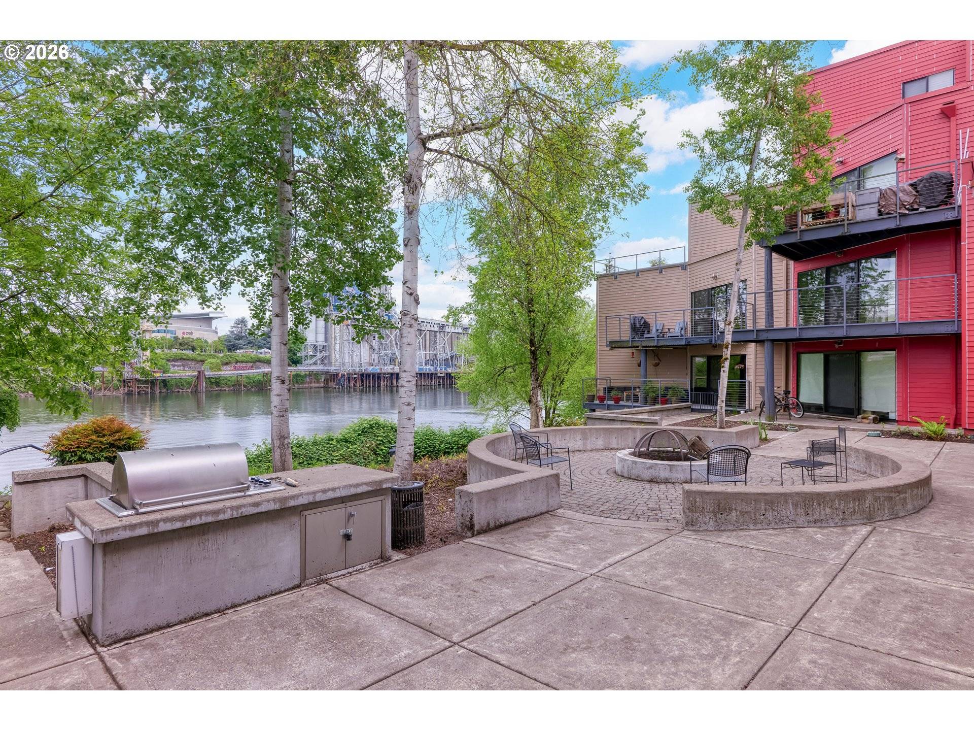 Portland, OR 97209,810 NW NAITO PKWY #F11