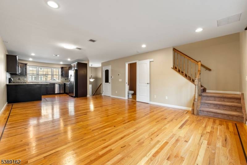 Bloomfield Twp., NJ 07003,102 Montgomery St 15 #15