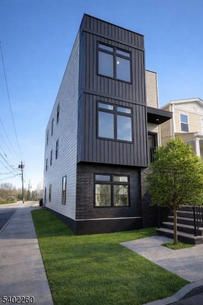 Paterson City, NJ 07524,57 Rosa park BLVD