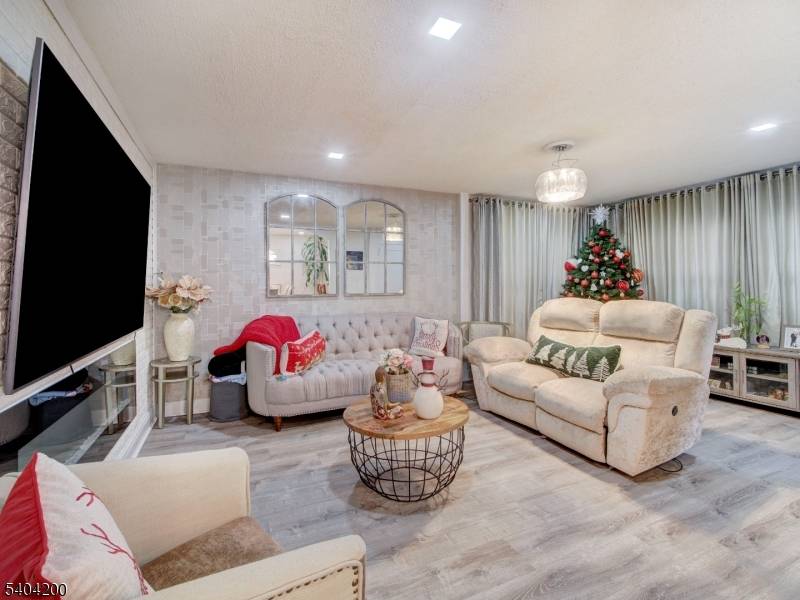 Elizabeth City, NJ 07208,833 Cleveland Ave