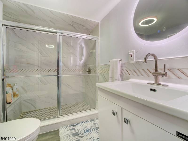 Elizabeth City, NJ 07208,833 Cleveland Ave