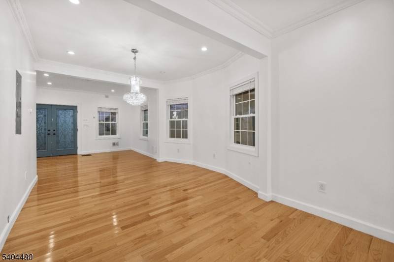 Hackensack City, NJ 07601,81 Fairmount Ave