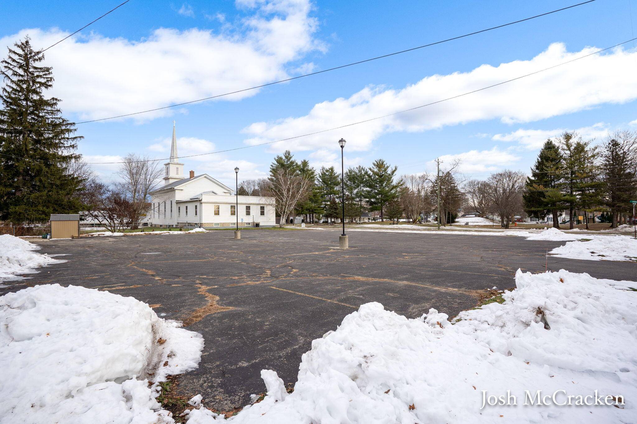 Lowell, MI 49331,404 N Hudson ST SE