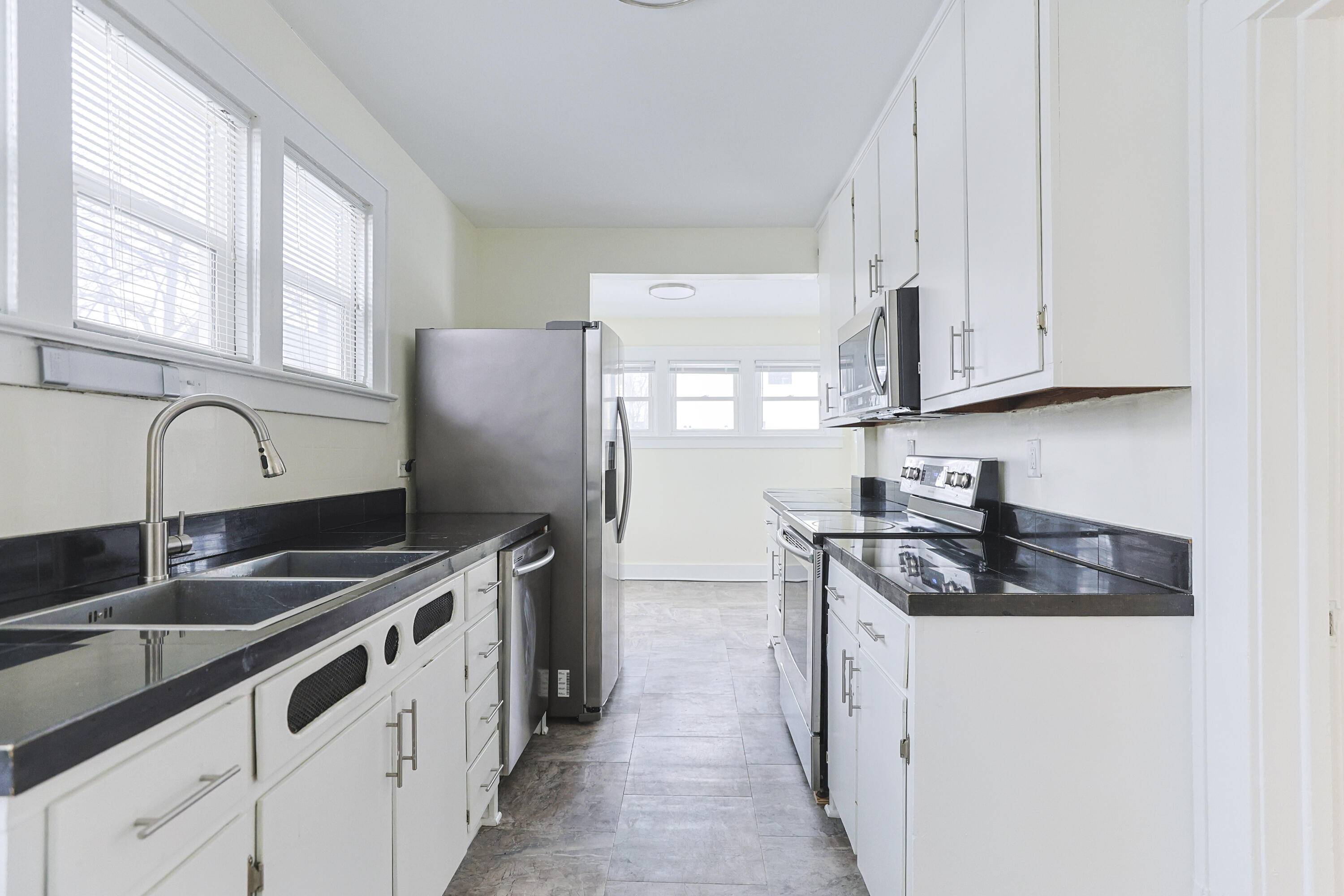 Niles, MI 49120,11 N Barrett ST