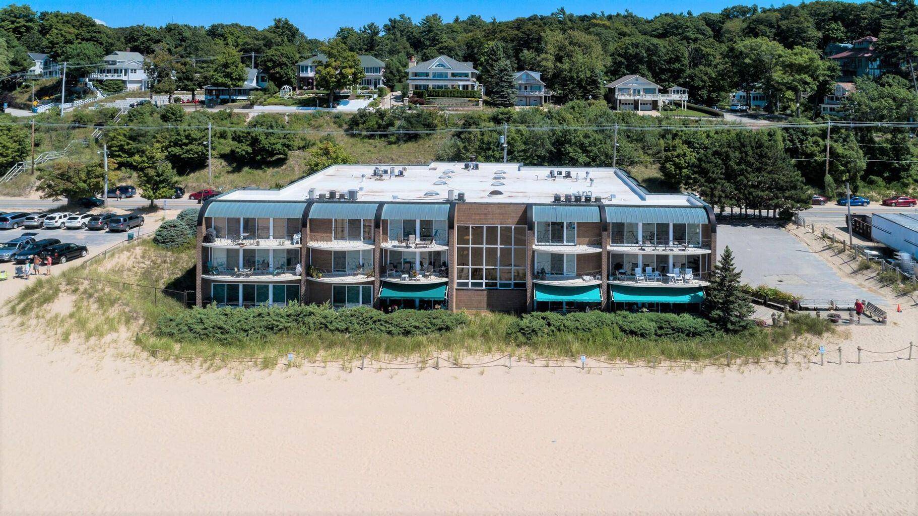 Grand Haven, MI 49417,1159 S Harbor DR #B-3