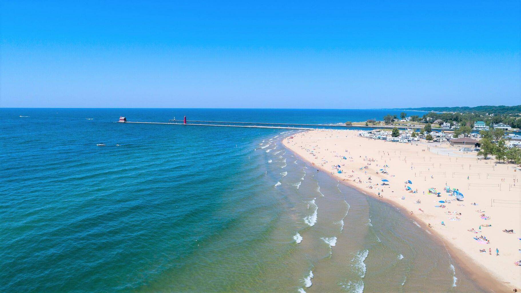 Grand Haven, MI 49417,1159 S Harbor DR #B-3