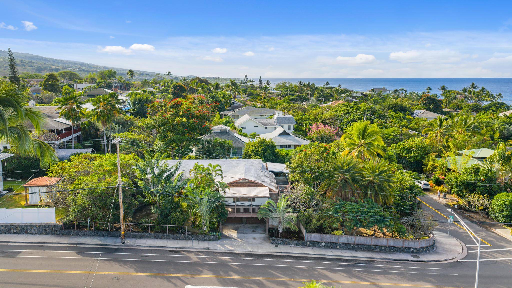 Kailua-kona, HI 96740,77-122 LAALOA AVE
