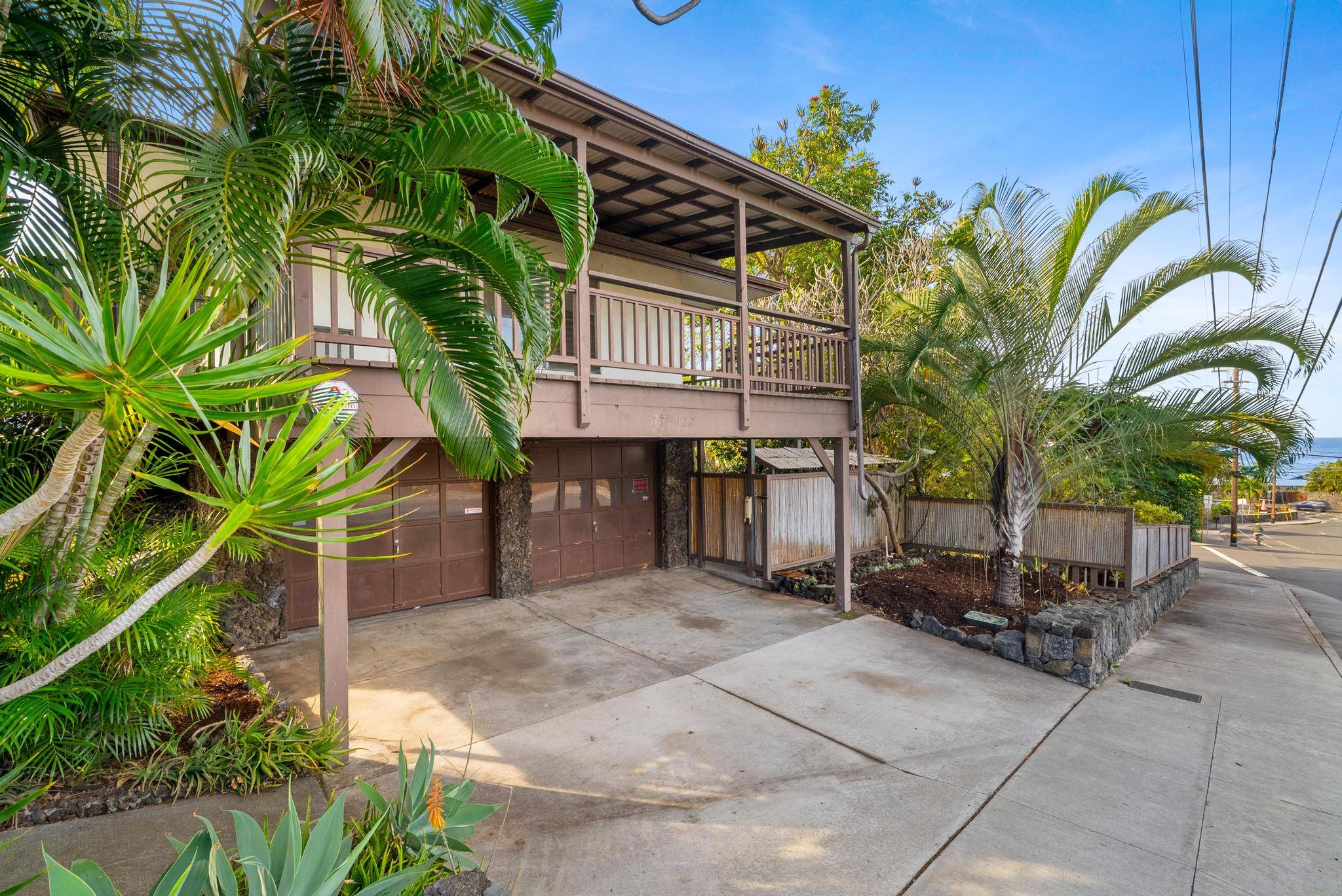 Kailua-kona, HI 96740,77-122 LAALOA AVE