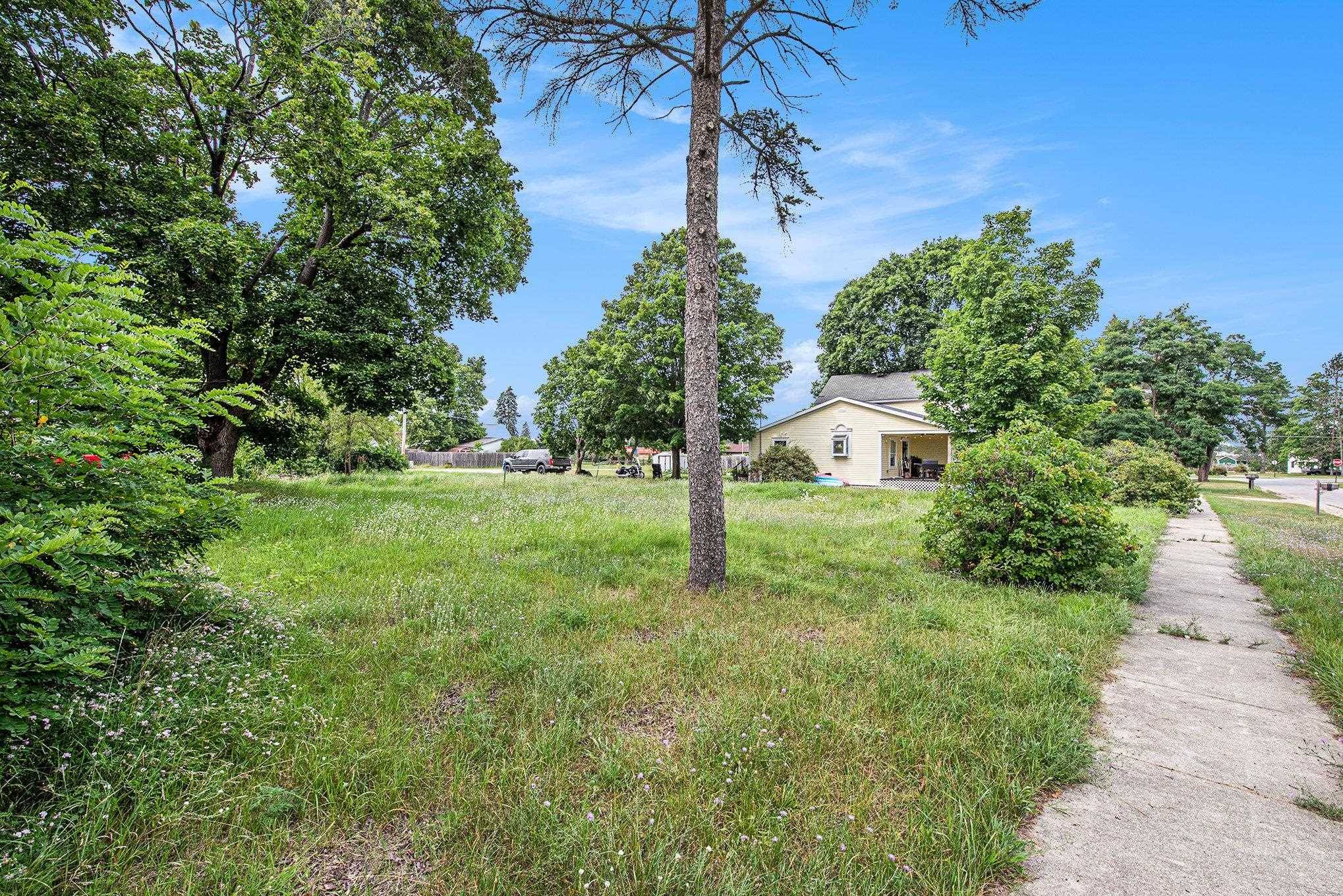 Kalkaska, MI 49646,310/312 Pine