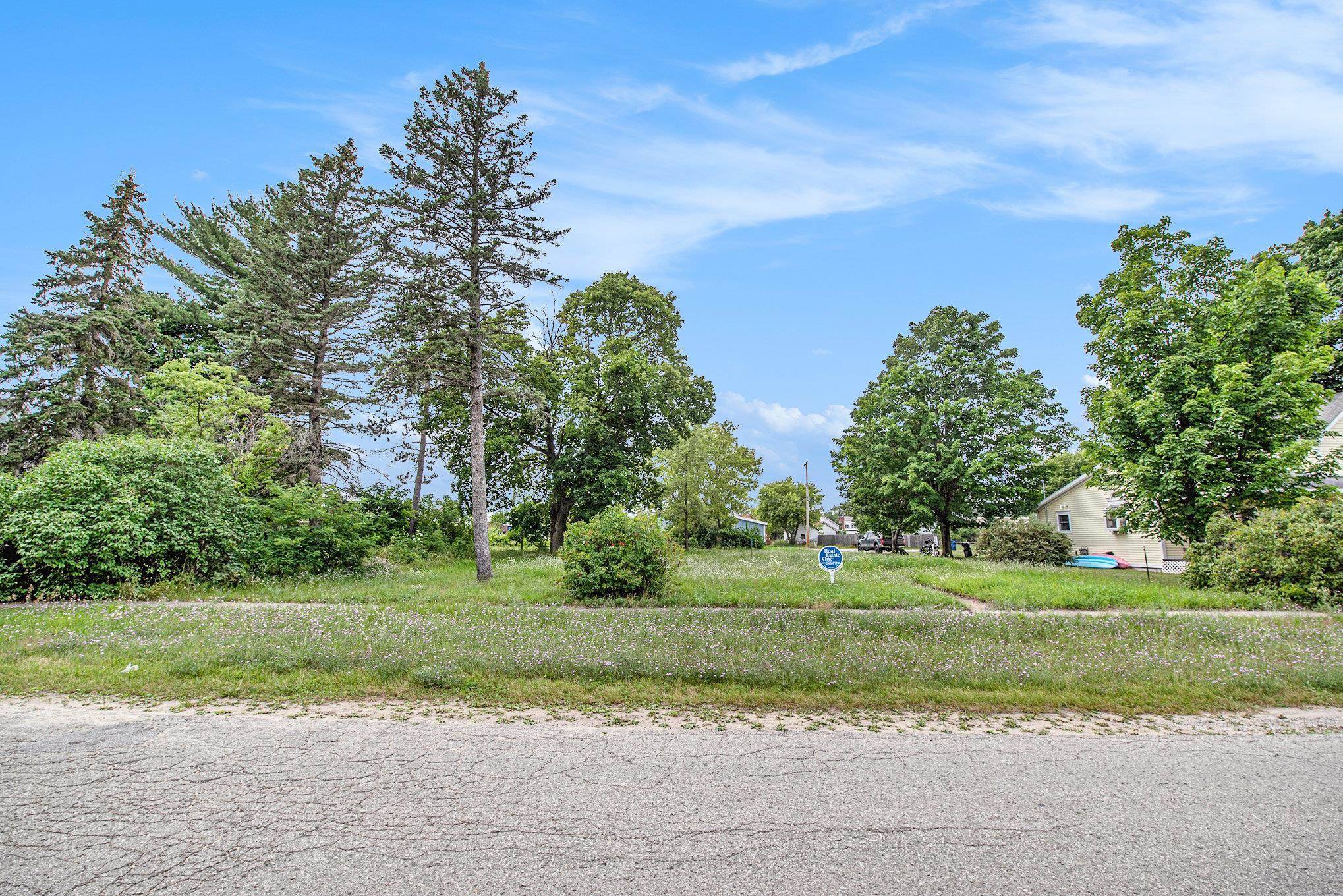 Kalkaska, MI 49646,310/312 Pine