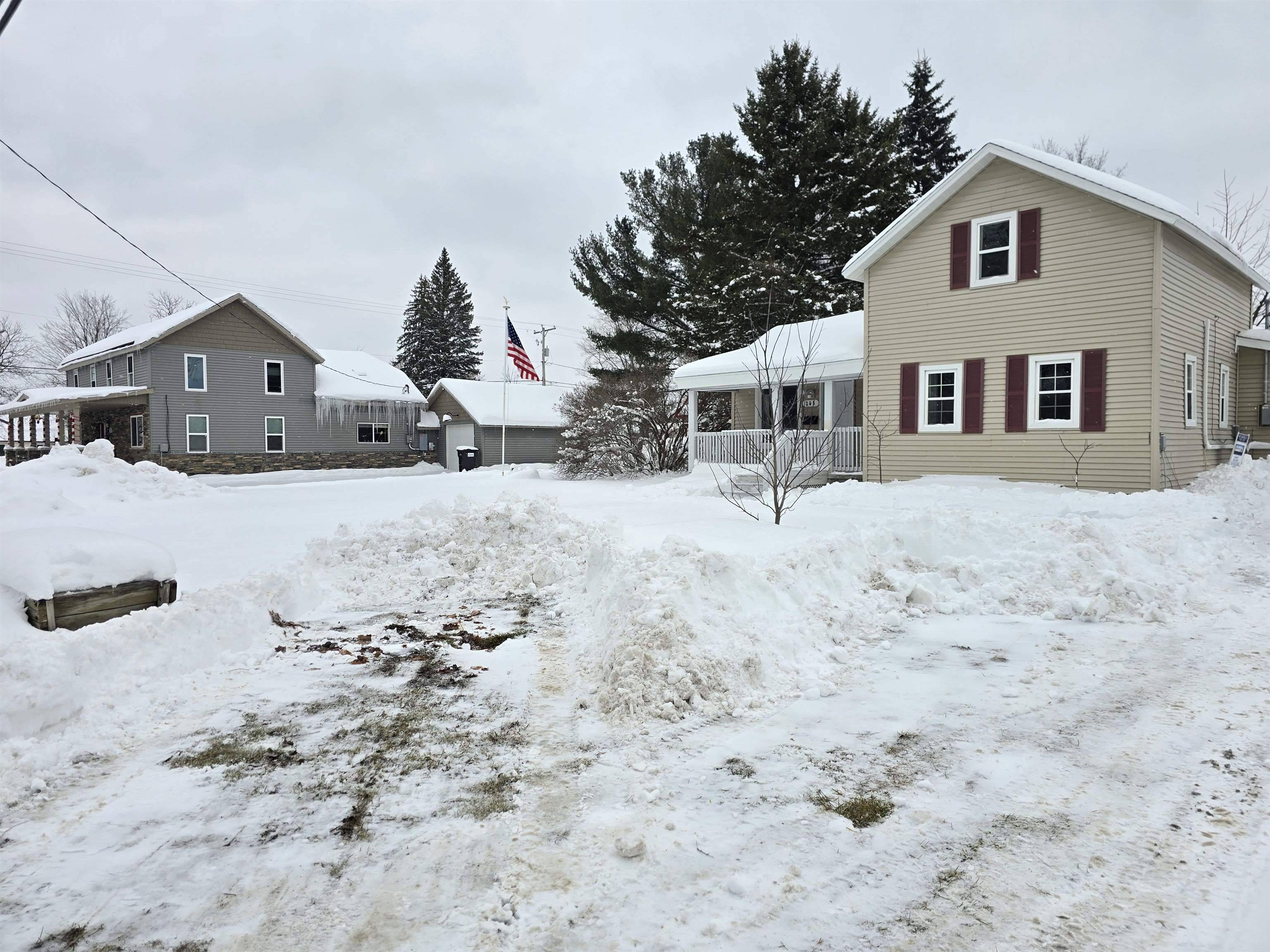 Kalkaska, MI 49646,305 Court ST