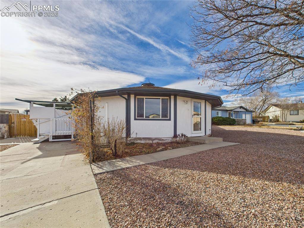 Pueblo, CO 81003,4 Bridgeport CIR