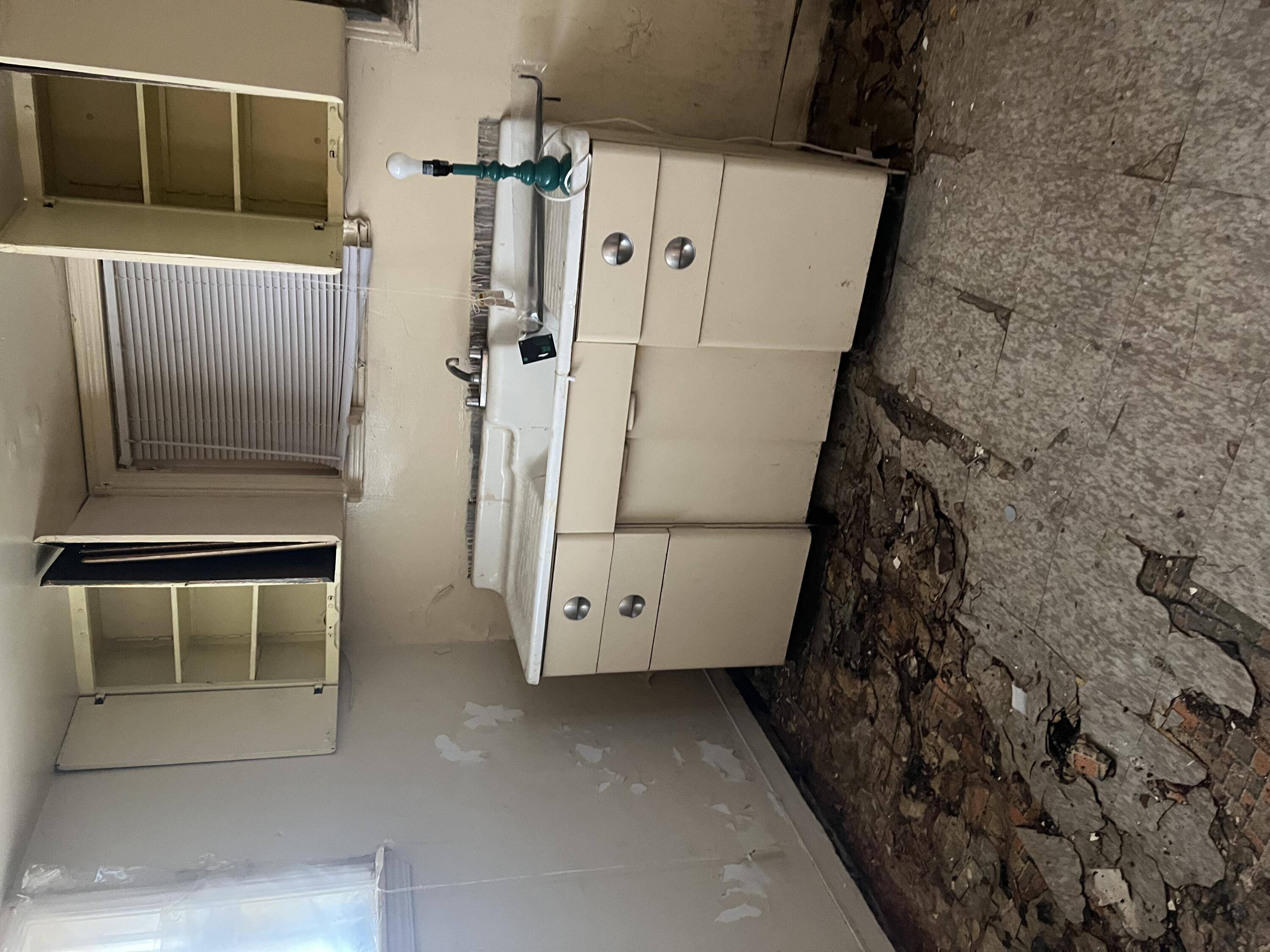 Detroit, MI 48214,3741 Rohns ST