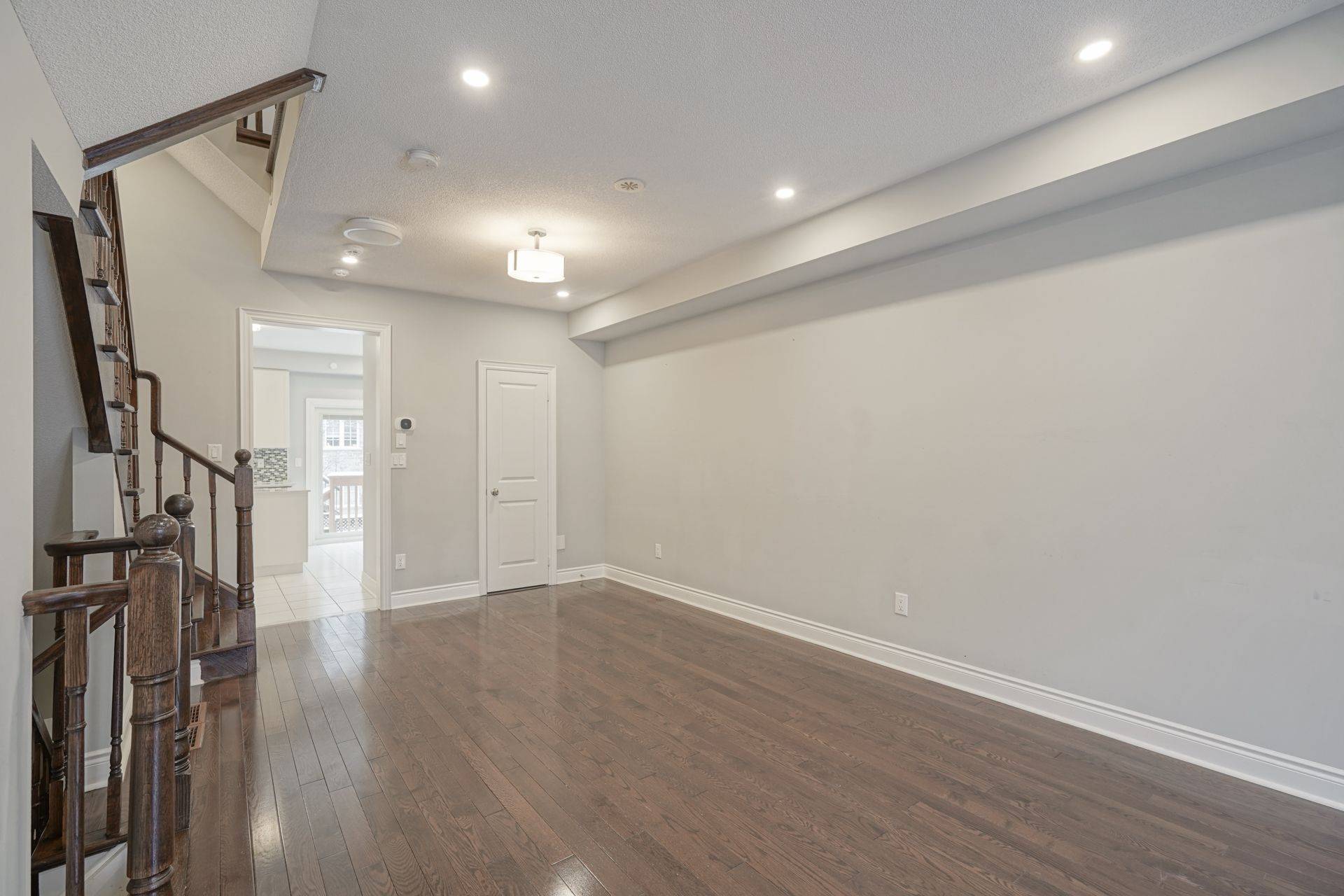 Toronto C07, ON M2N 0G6,9 Johnson Farm LN