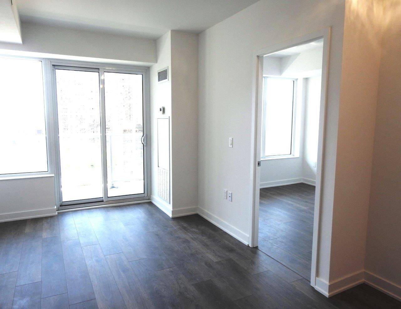 Toronto C10, ON M4P 0E4,99 Broadway AVE #1211