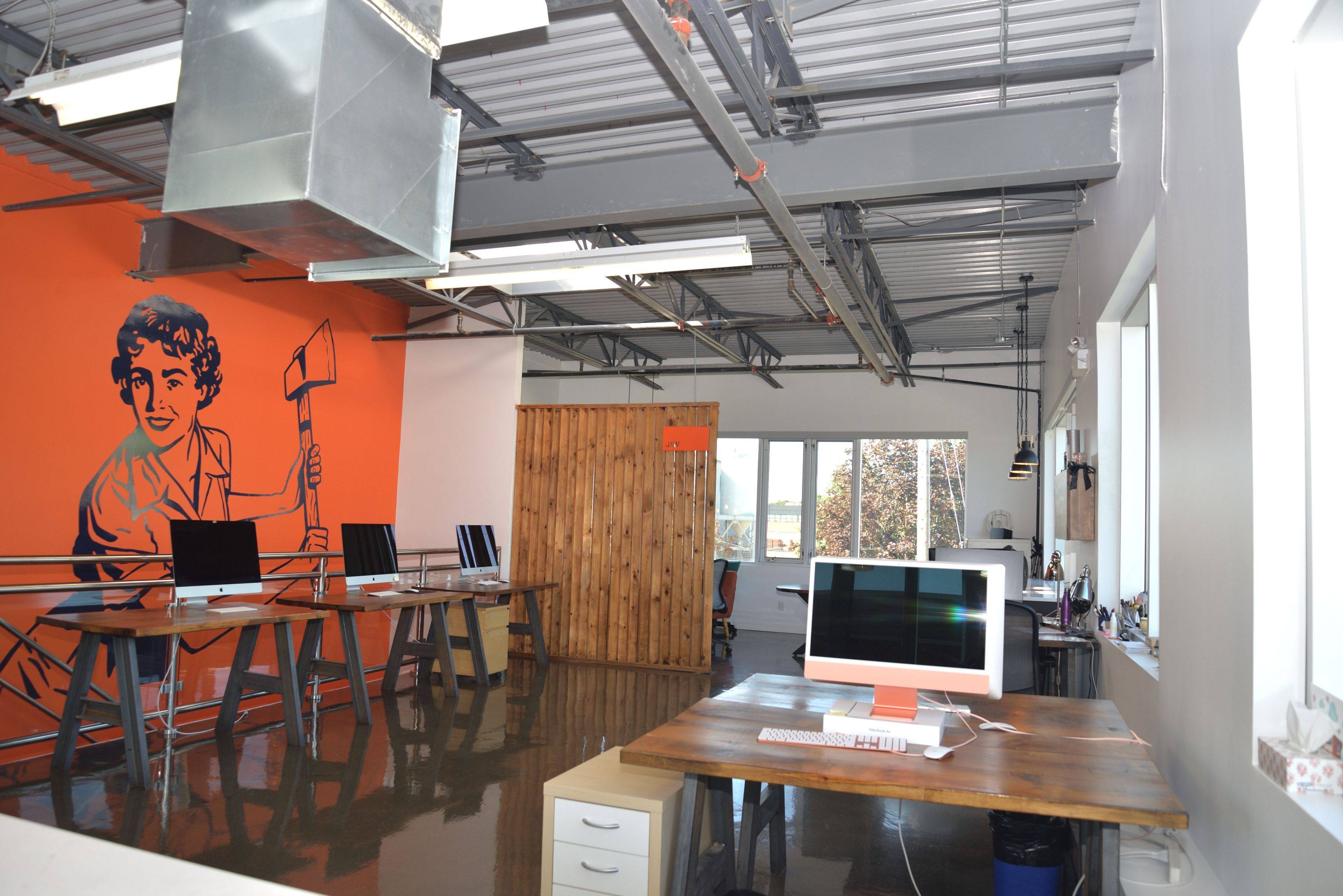 Toronto C11, ON M4G 2H5,41 Industrial ST #208