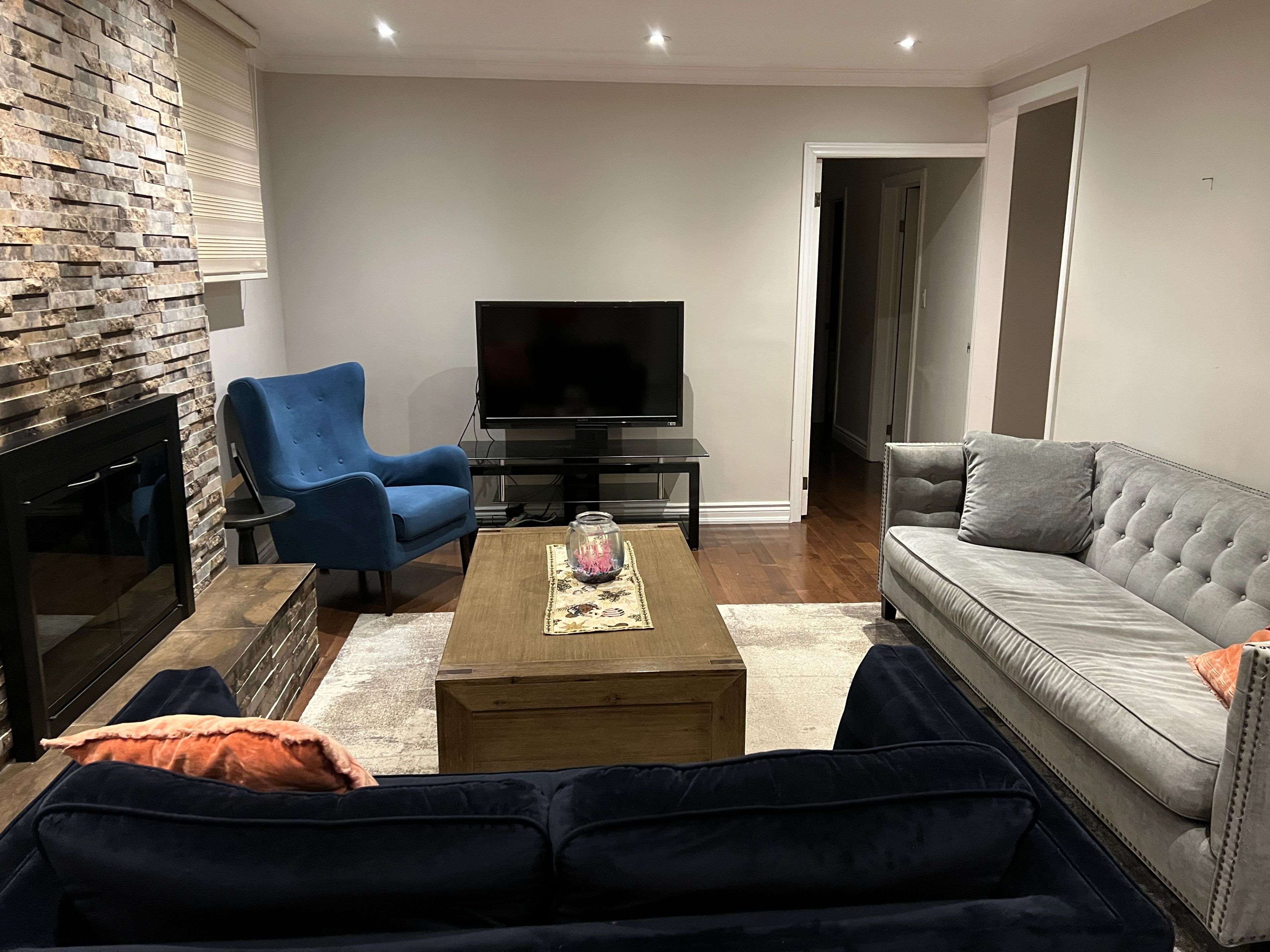 Toronto E09, ON M1H 2C3,180 Brimorton DR