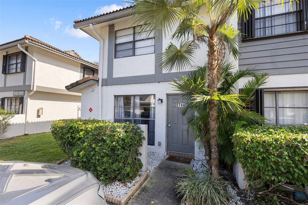 Coral Springs, FL 33071,9744 NW 14th St #33