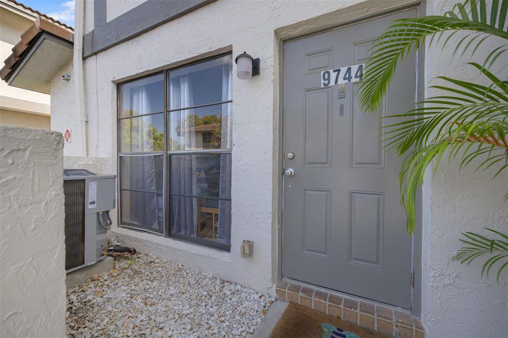 Coral Springs, FL 33071,9744 NW 14th St #33