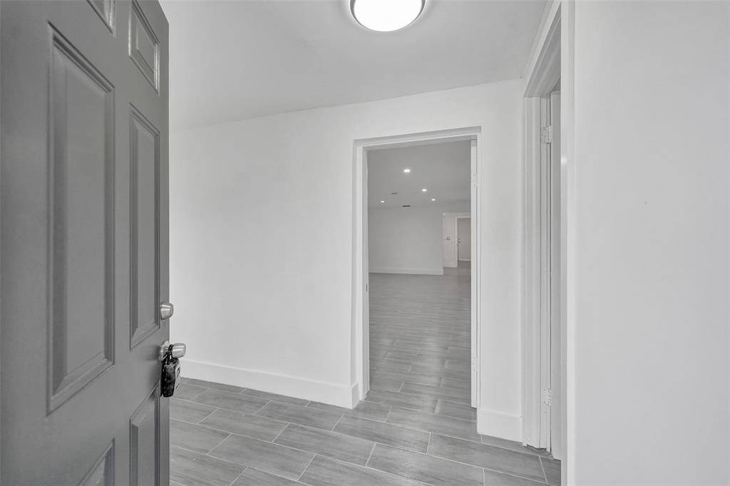 Hollywood, FL 33023,5025 SW 22nd St