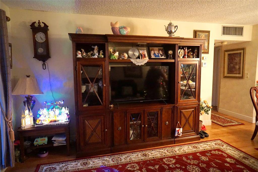 Lauderdale Lakes, FL 33319,3400 NW 48th Ave #502