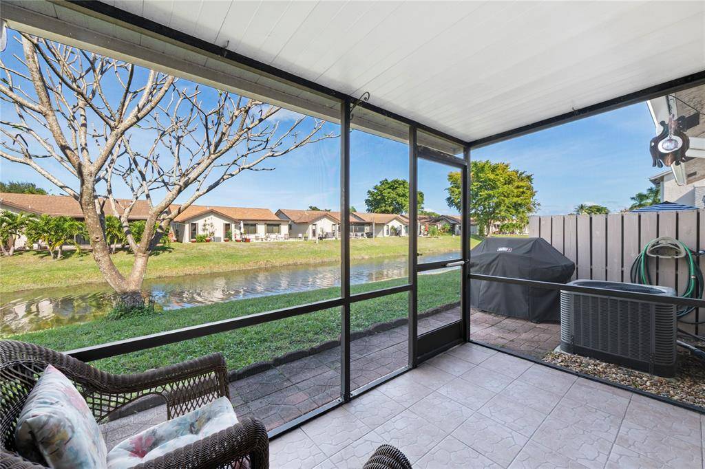 Deerfield Beach, FL 33442,2215 Discovery Cir #2215