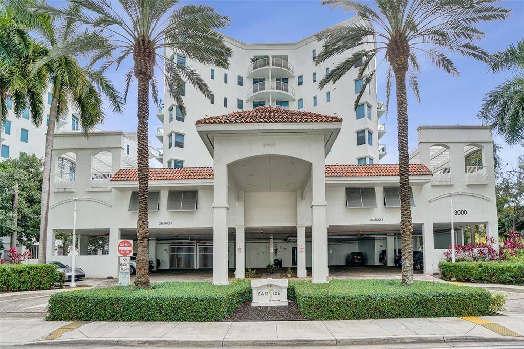 Miami, FL 33180,3000 NE 188th St #402