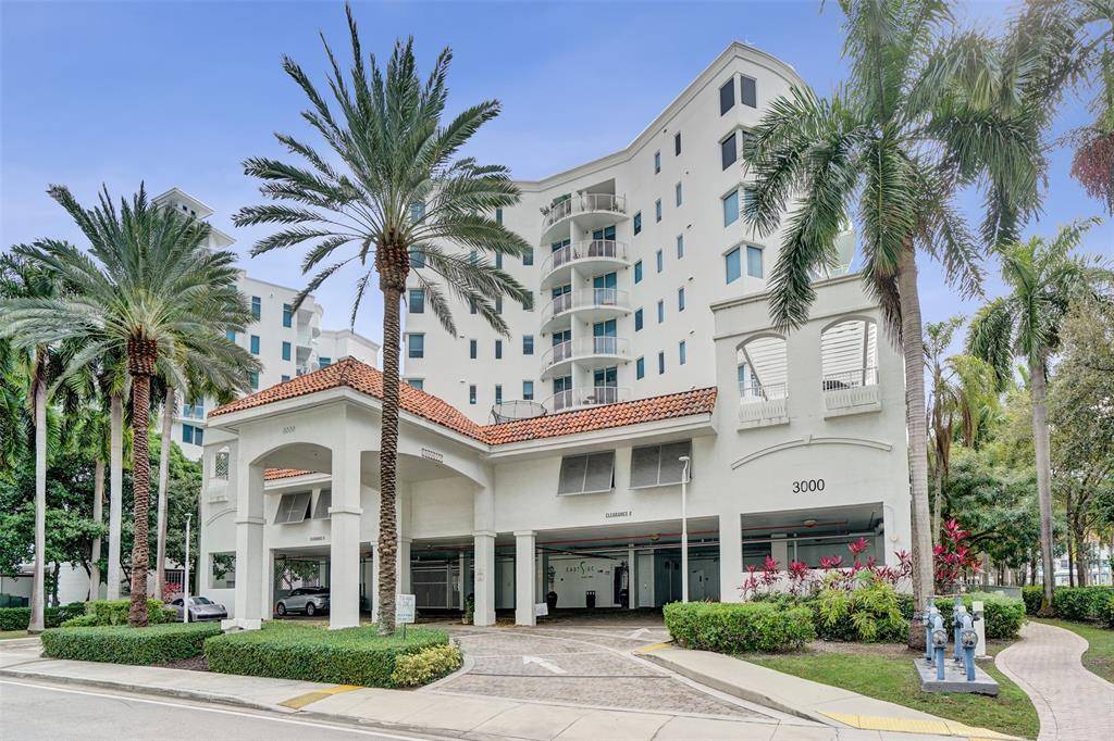 Miami, FL 33180,3000 NE 188th St #402