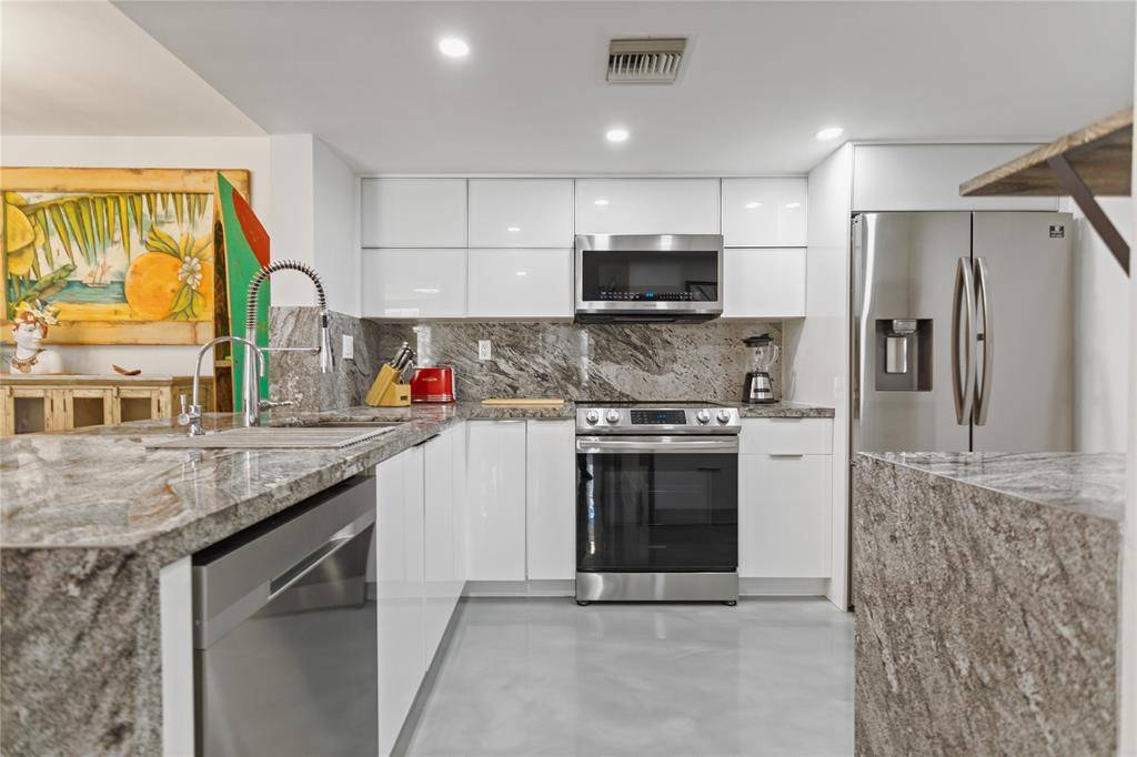 Fort Lauderdale, FL 33301,520 SE 5th Avenue #2212