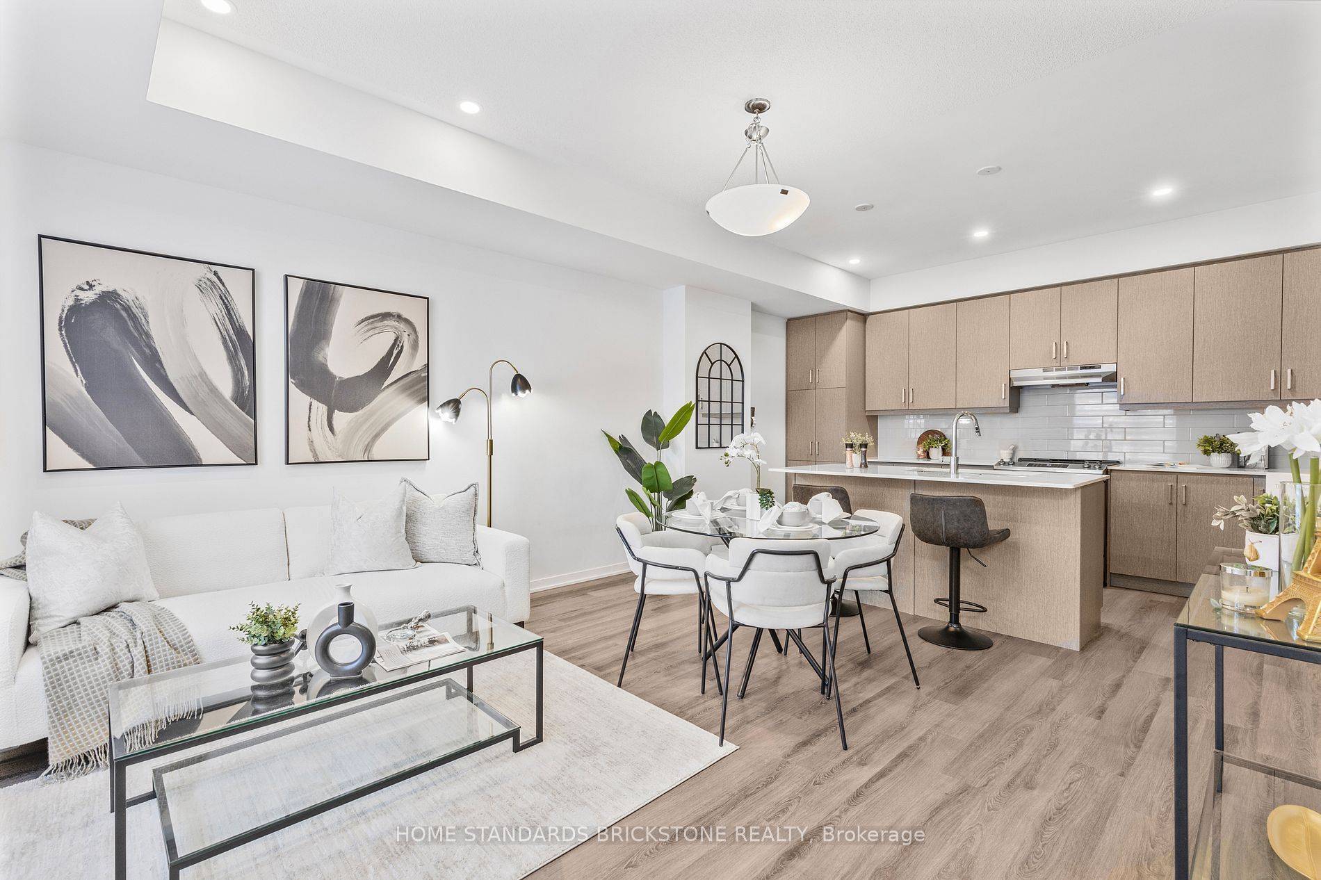 Vaughan, ON L4K 0N7,90 Honeycrisp CRES #366